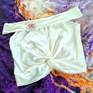 Heart and hips off the shoulder crop